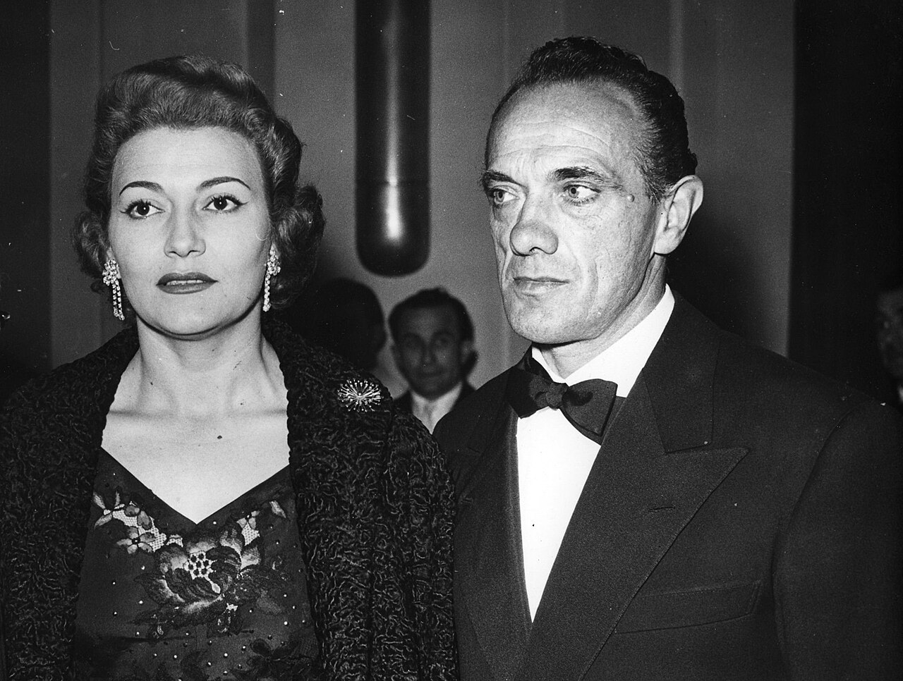 Nilla Pizzi con l'autore Mario Panzeri, foto in bianco e nero del 1951