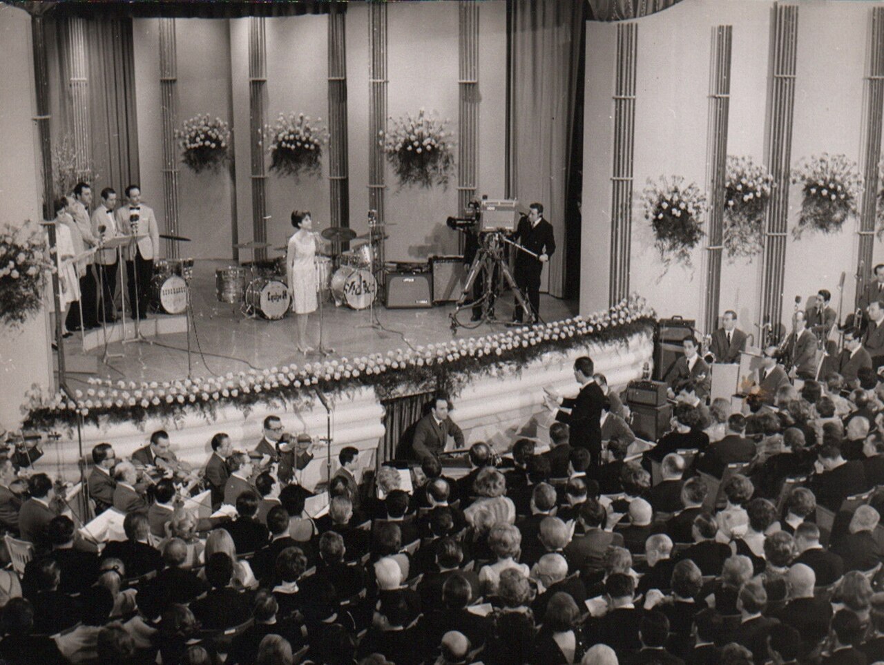 Gigliola Cinquetti sul palco del Festival del 1966